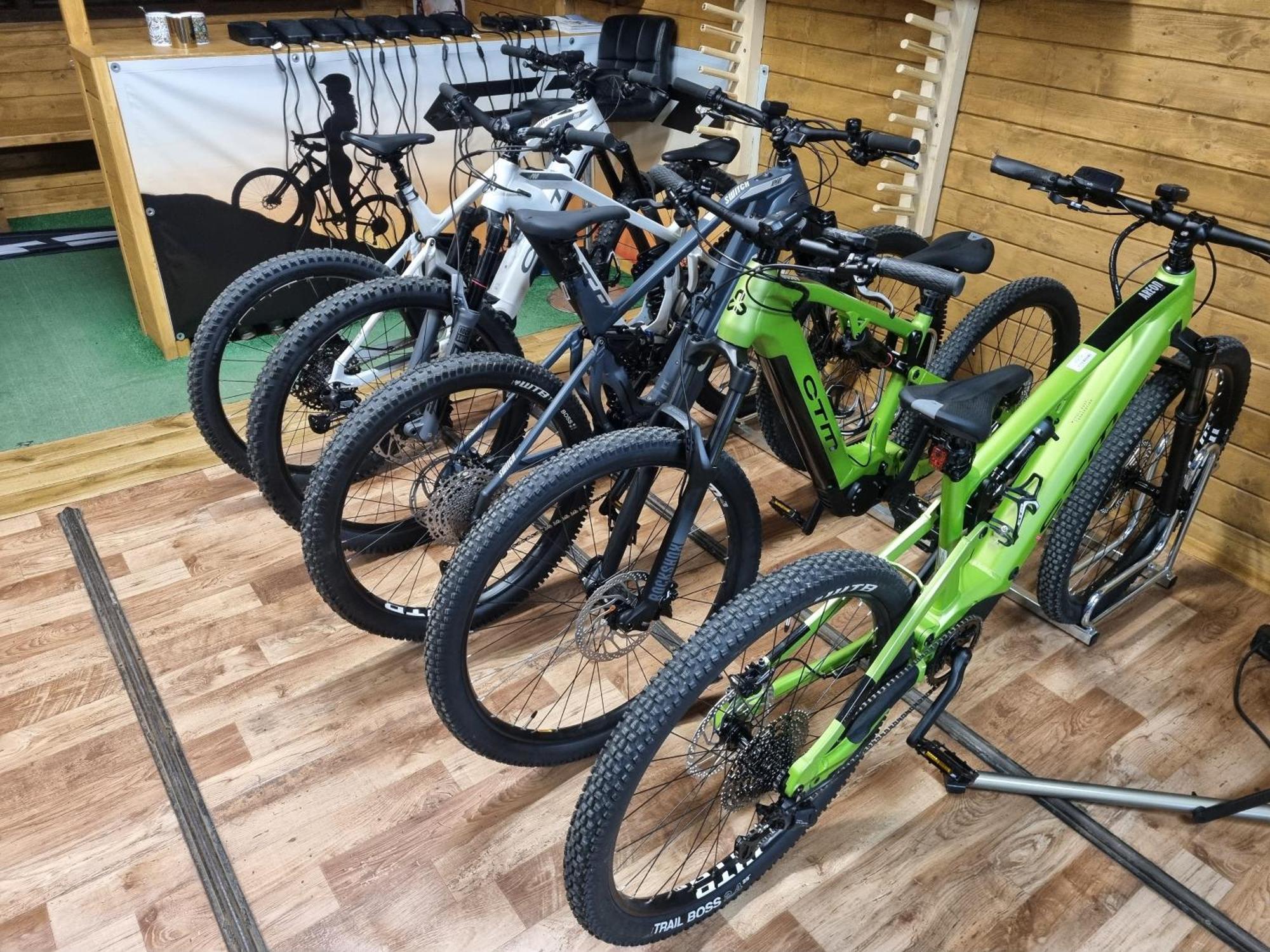 Apartament Elbrus Czyrna Szczyrk Wypozyczalnia Rowerow E-Bike Czyrna Szkola Narciarska & Wypozyczalnia Ski Serwis Екстериор снимка